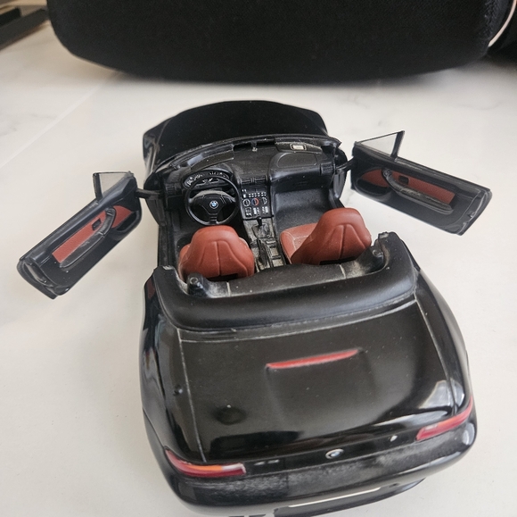 BMW Black Z3 Roadster - Picture 9 of 12